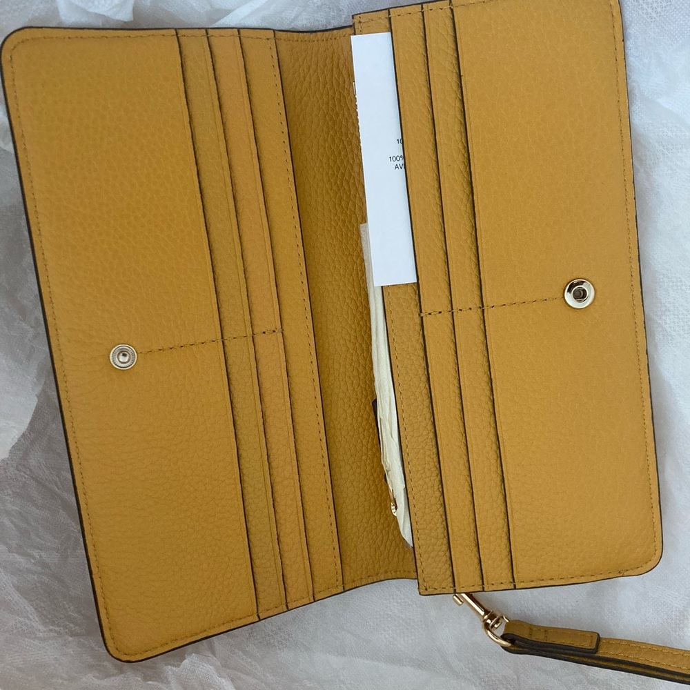 Beautiful TORY BURCH Wallet!